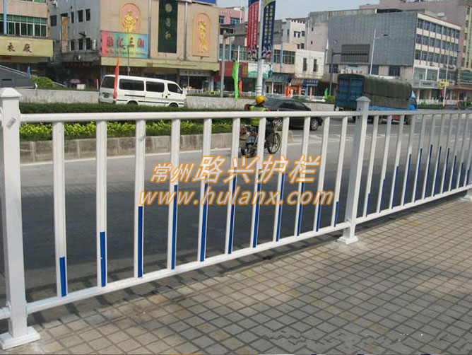 人行道護欄